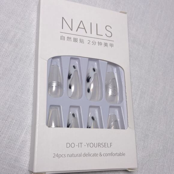24pc Press On Nails Set Medium Coffin Style White Clear Clear Silver Butterfly - Picture 4 of 8
